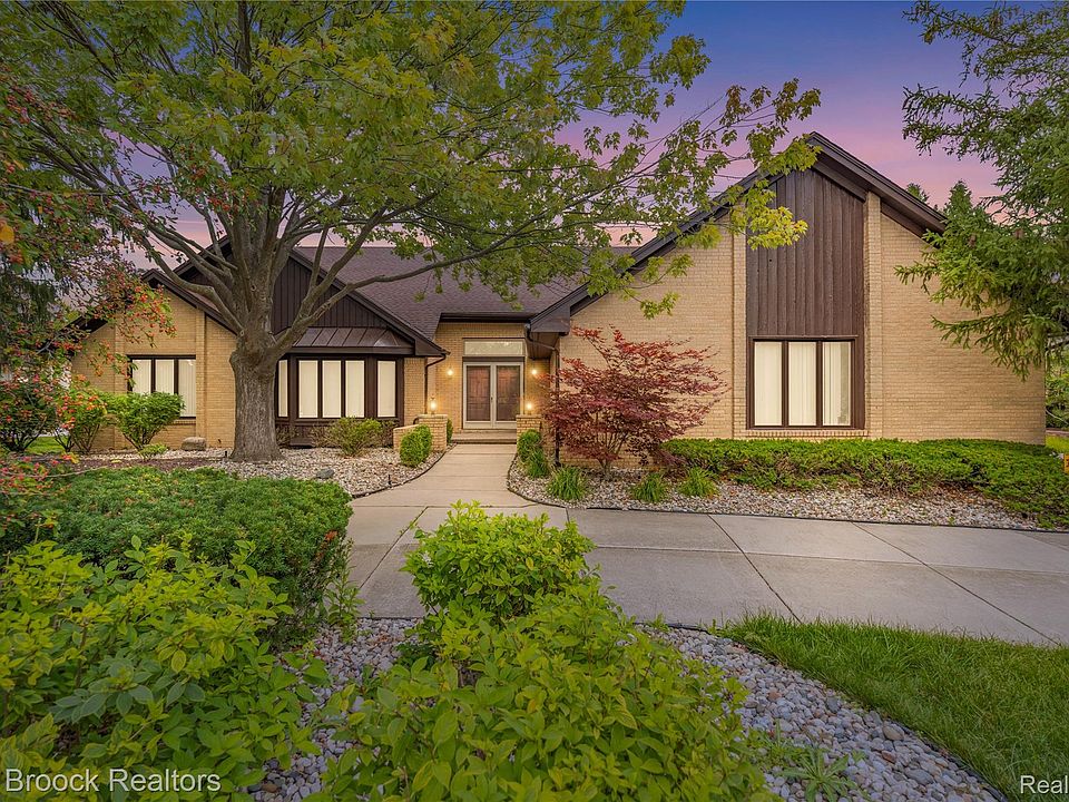 4418 Pinehurst Dr, photo 2