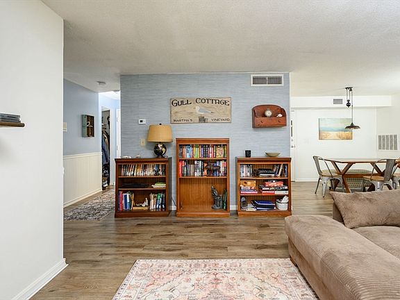 4th image of 13 Beals Cove Rd APT K