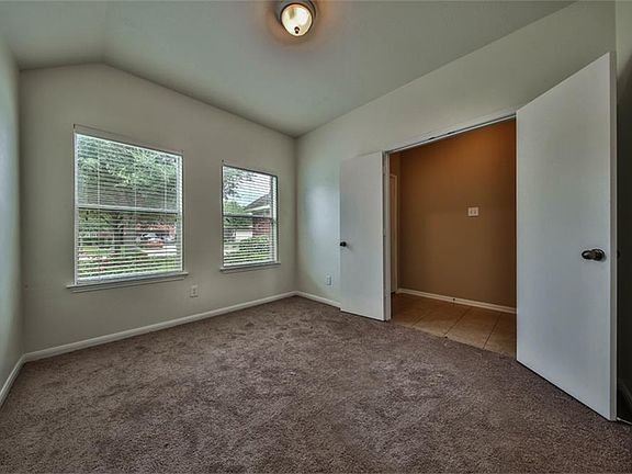 5th image of 25827 Chapman Falls Dr