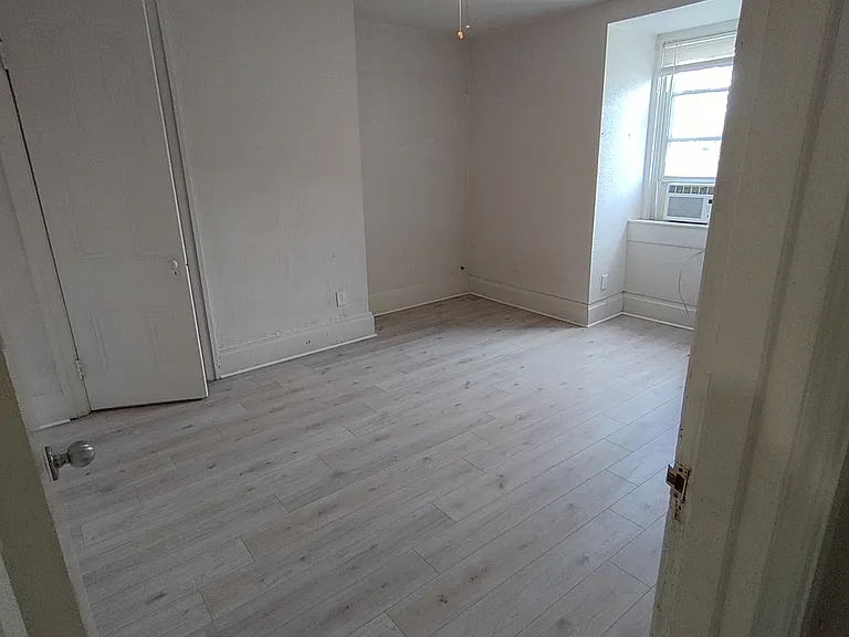 339 Spahr St #2 — Photo 24