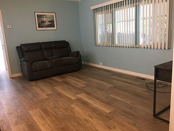 4th image of 4221 Ticonderoga Ln