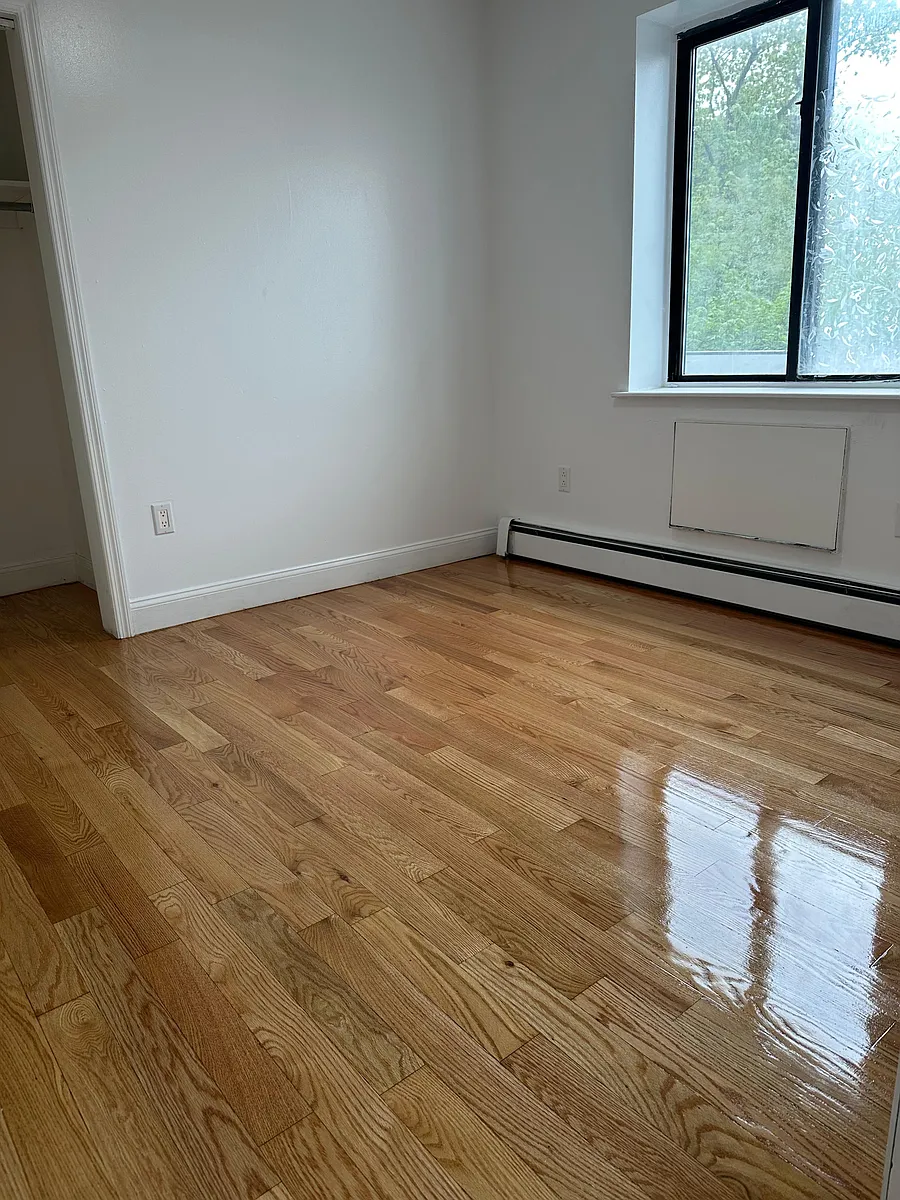 Building Photo - 13161 Sanford Ave #2F