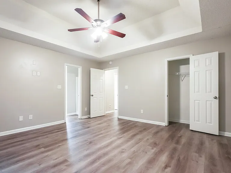 125 Titan Rd — Photo 10