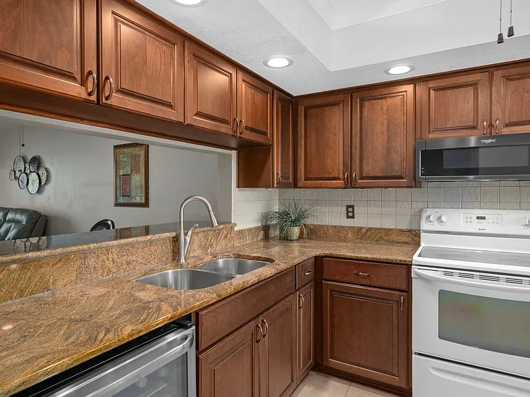 8251 Brent St #915 — Photo 7
