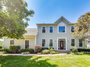 498 Nuthatch Way, Lindenhurst, IL 60046