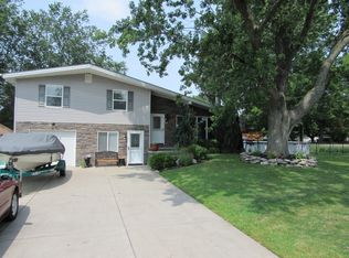 4994 Armor Dr, Hamburg, NY 14075