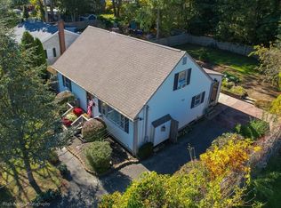 3 Frank St, Acushnet, MA 02743