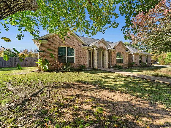 3rd image of 15081 Brookstone Dr