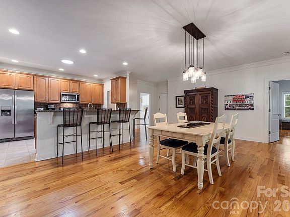 2nd image of 6978 Pebble Bay Dr