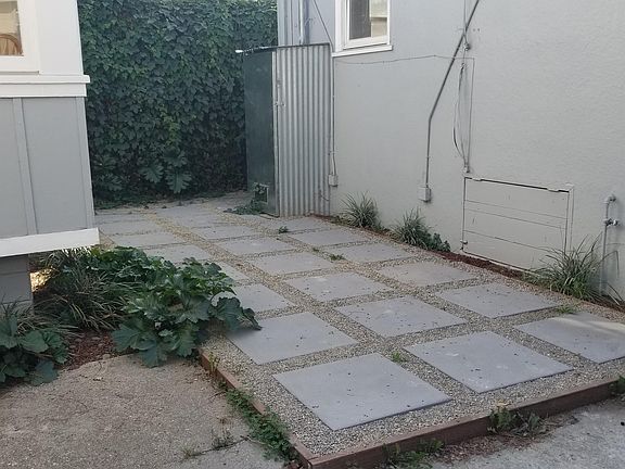 2nd image of 2331 Sacramento St #D