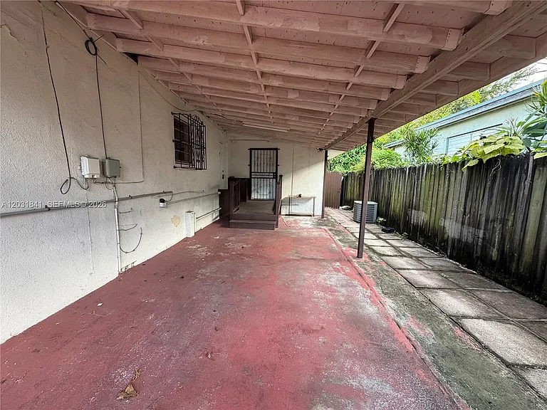 6318 SW 27th St — Photo 13