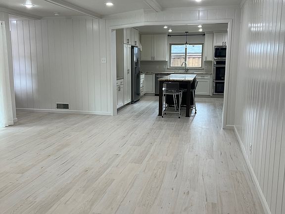 3rd image of 6124 Brandeis Ln