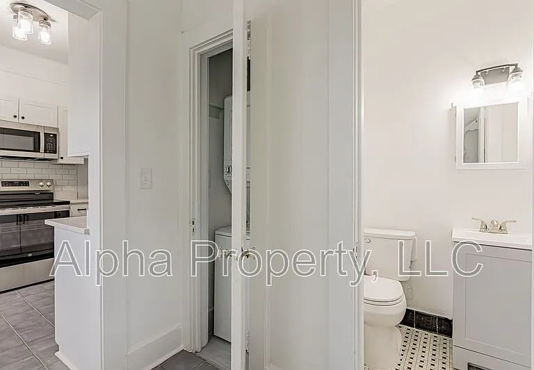 712 Augusta St — Photo 12