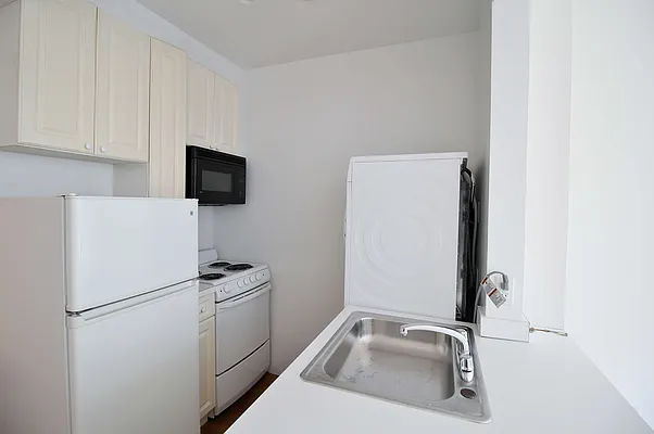 Rented by Julianna Realty Corp | media 11