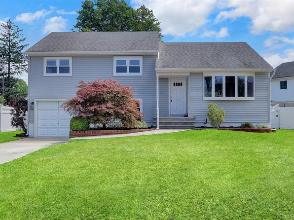 3621 Regent Lane, Wantagh, NY 11793