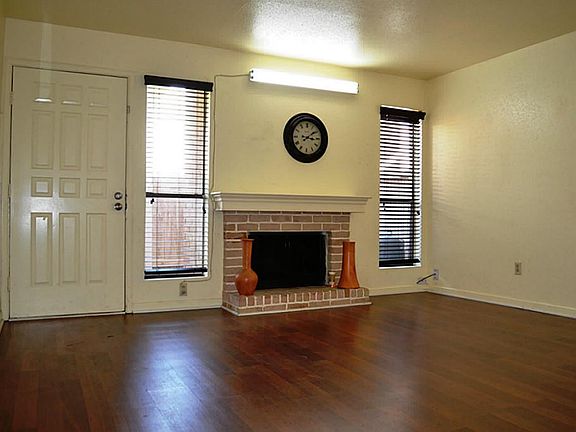 4th image of 2110 Wilcrest Dr APT 134