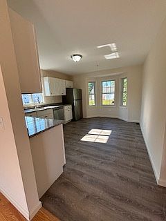 4th image of 425 Brown St #7