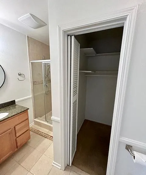 2000 Mathews Ave #5 — Photo 13