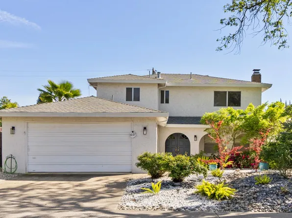 1027 Charleston Cir, Roseville, CA 95661