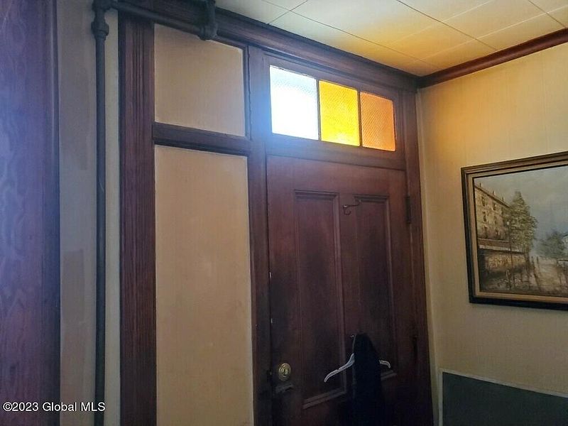 4th image of 60 Campbell Avenue