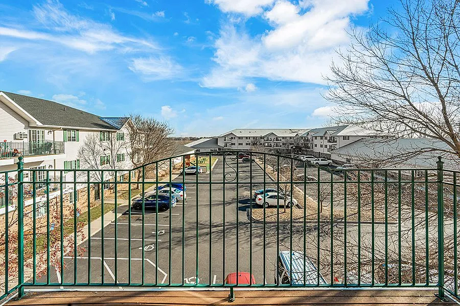 STERLING HEIGHTS — Photo 4