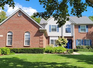 1427 Ridgeview Cir, Lake Orion, MI 48362