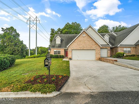 3rd image of 3315 Laurel View Rd