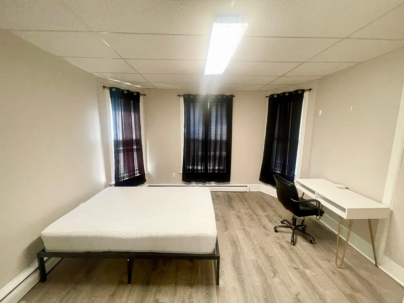 2 bed, $2,300 — Photo 3