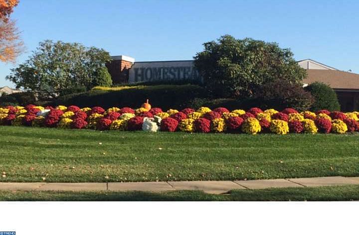 2nd image of 7 Horseshoe Ln N