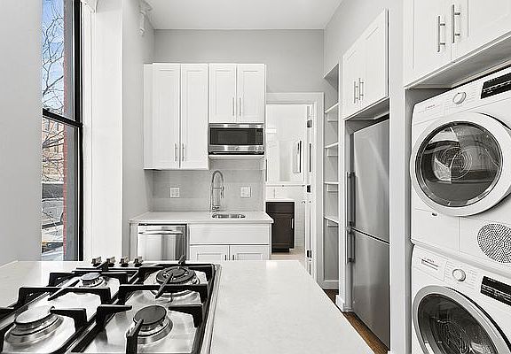 2nd image of 200 W 83rd St #1F
