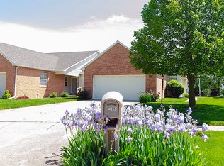 902 Ramblewood Ct APT A, Savoy, IL 61874