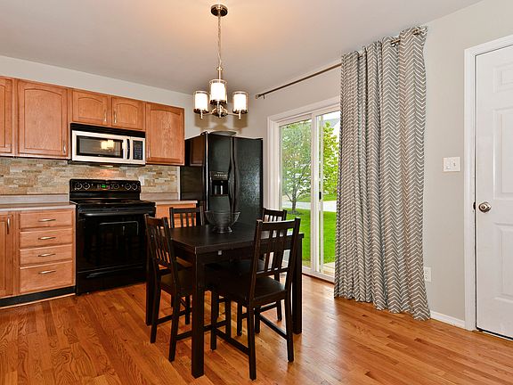 3rd image of 1331 Parkview Estates Dr