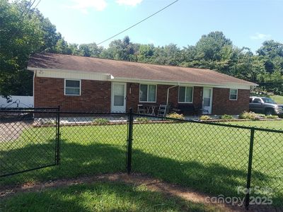 1755 2nd Ave NW, Hickory, NC, 28601