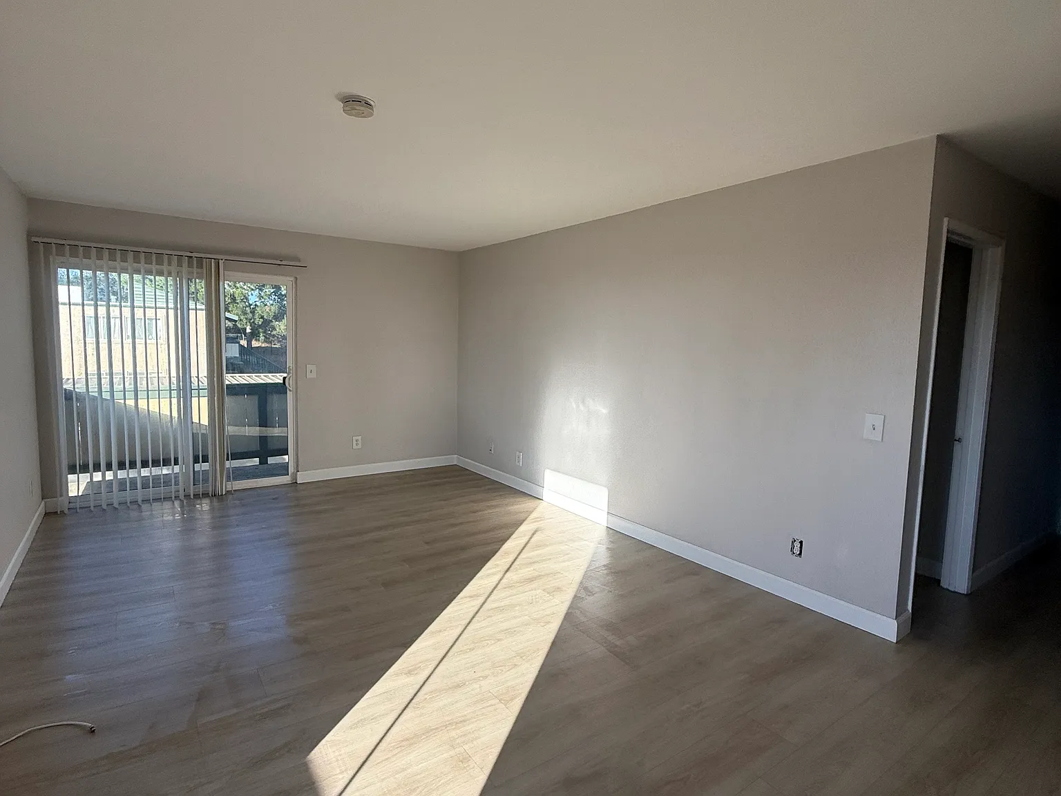 2 bed, 945 sqft, $2,600 — Photo 2