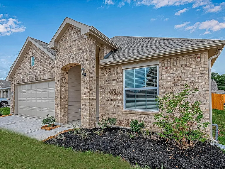 3410 Golden Amber Ct — Photo 1