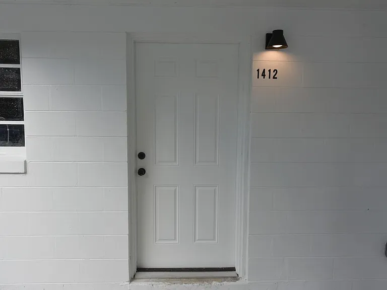 1412 N Tropical Ave — Photo 2