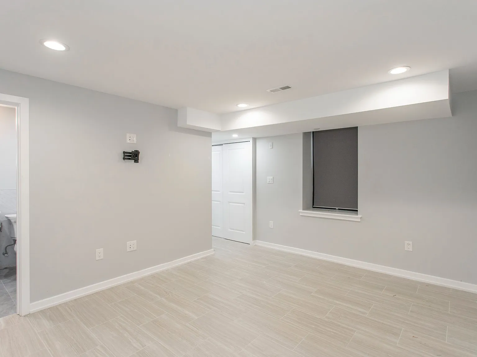 3 bed, 1187 sqft, $2,200 — Photo 3