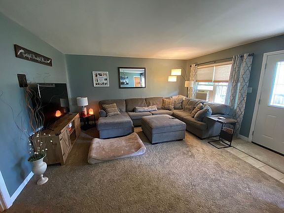 5th image of 71 Chardon Dr
