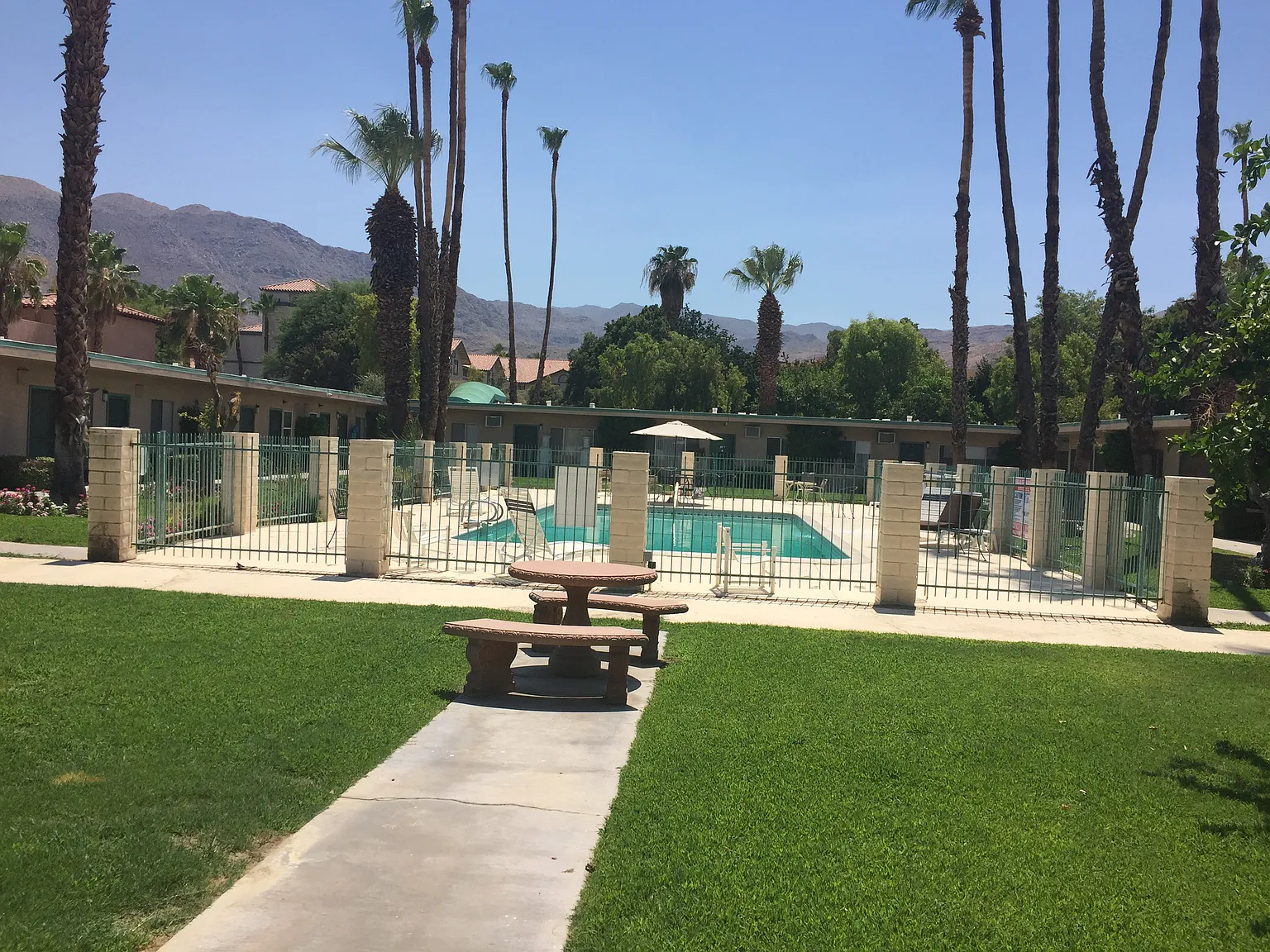 Rancho Mirage Villa Apartments — Photo 3