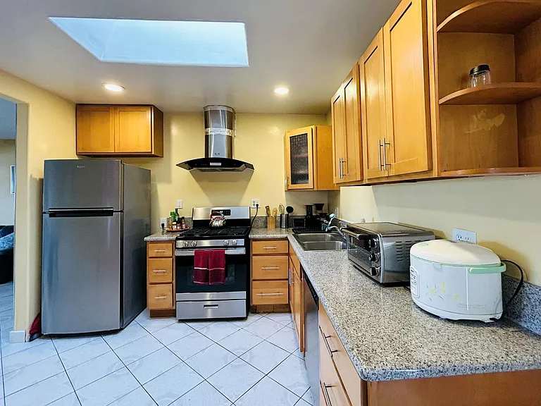 14021 Gridley Rd — Photo 12