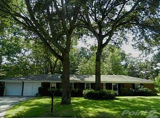123 Grosvenor Ct, Savannah, GA 31410