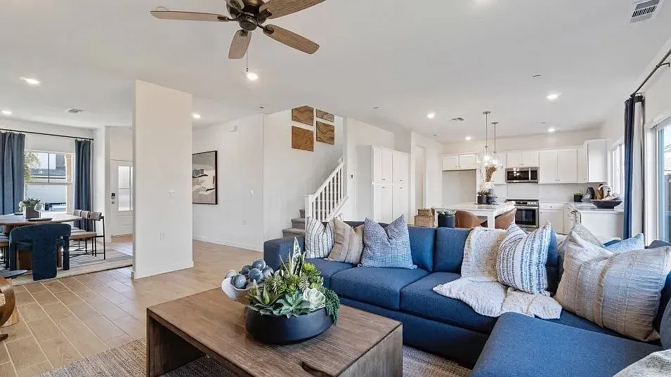4 bed, 2.5 bath, 2240 sqft, $2,950 — Photo 2