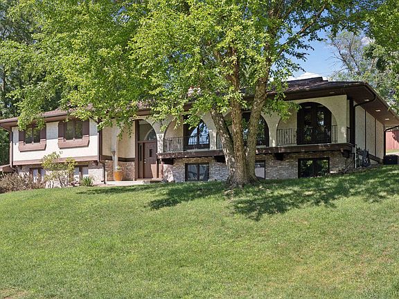 2nd image of 1815 Noble Dr N