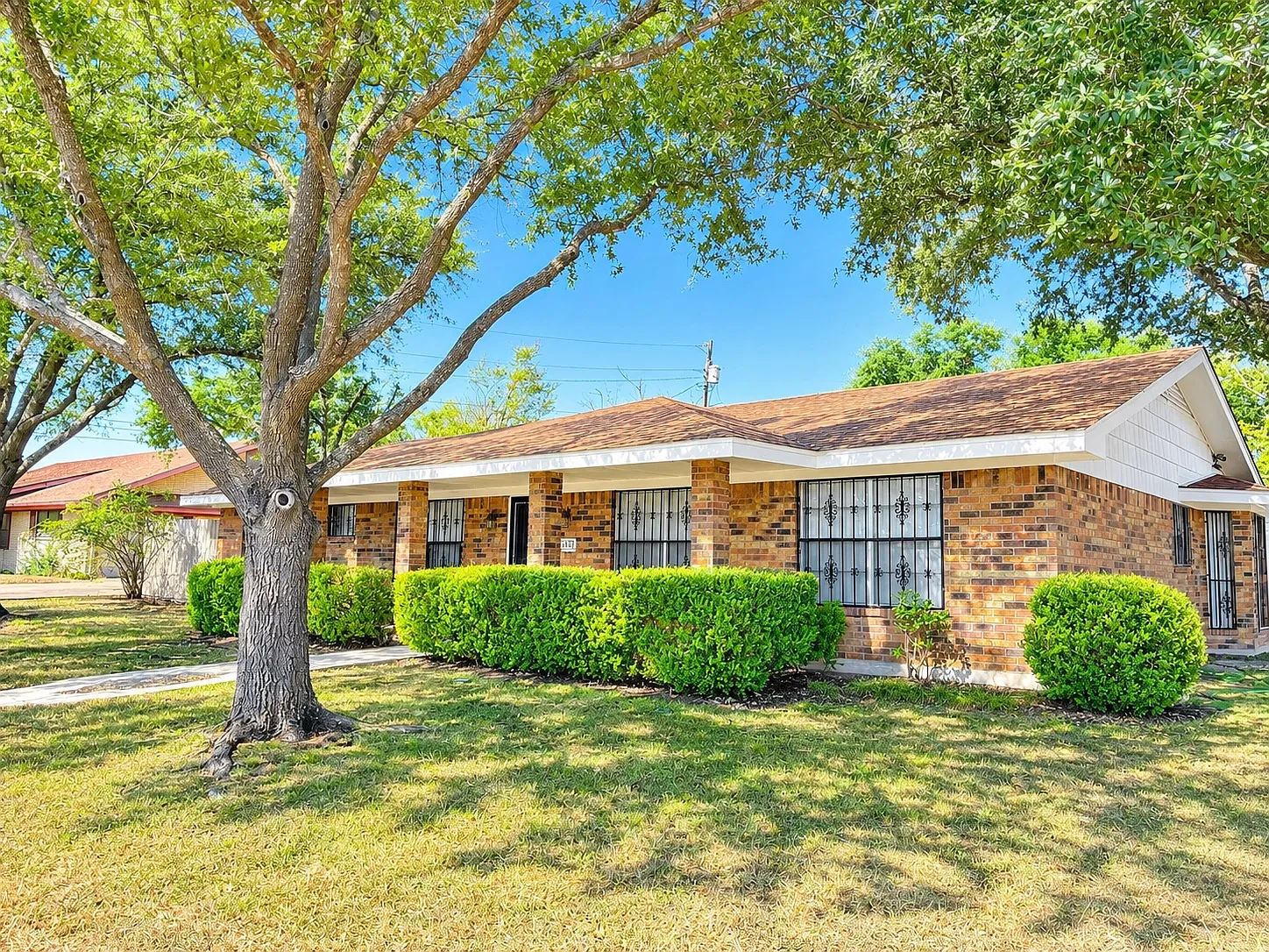 3 bed, 1894 sqft, $2,000 — Photo 1