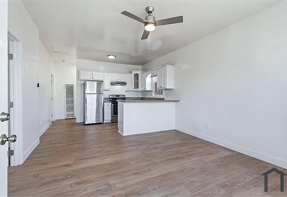 2nd image of 4505 Ascot Ave