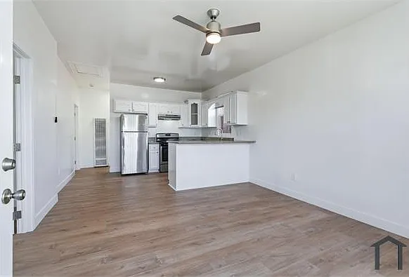 4505 Ascot Ave — Photo 2