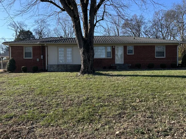 815 Royal Elm Cir, Hartsville, TN 37074