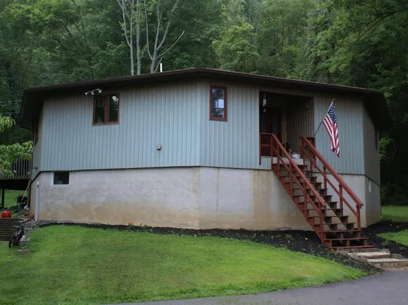 3251 Sullivans Trl, Falls, PA 18615