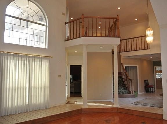 3rd image of 26 Mimosa Ln