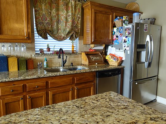 5th image of 38103 Cove Ct